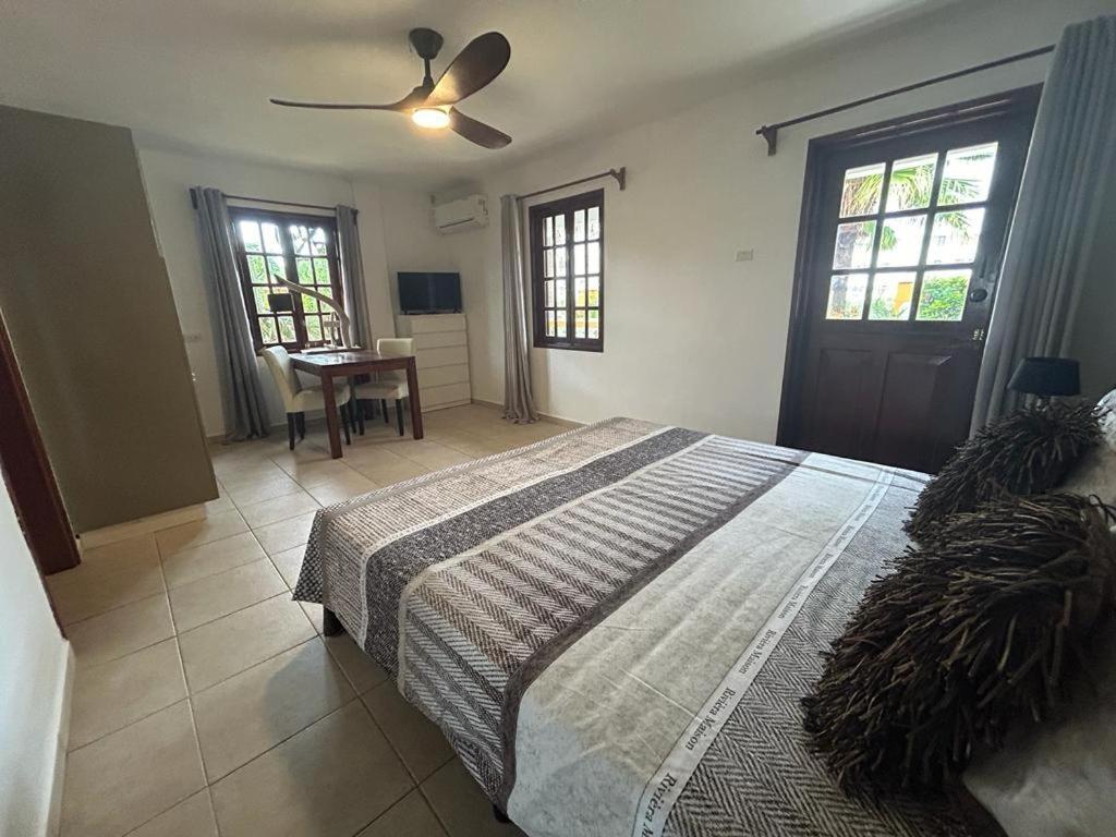 Landhuis Belnem Bonaire Bed & Breakfast Kralendijk  Ngoại thất bức ảnh